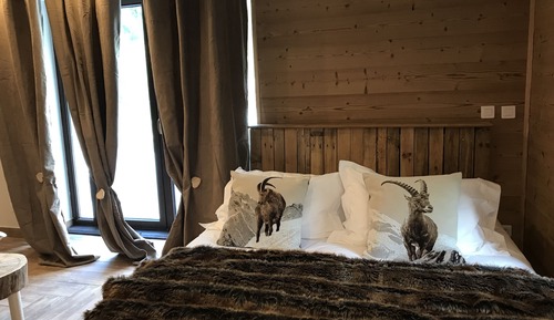 Superior Room, 1 Queen Bed, Terrace (Sabots St. Bernard)