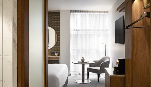Standard Room, 1 King Bed