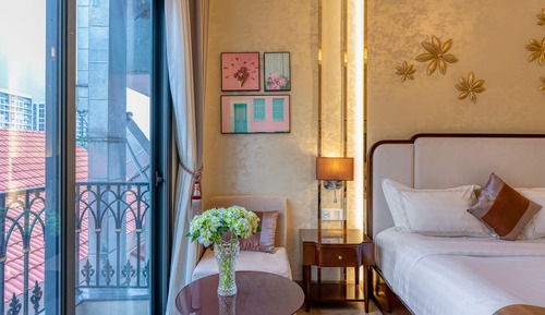 Standard Room (2 Adults + 1 Child)