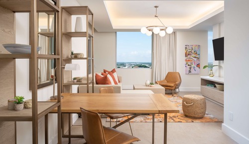 Suite, 1 King Bed, Balcony