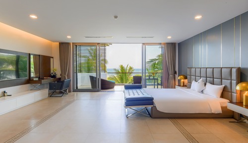 Luxury Villa, Multiple Bedrooms, Sea View