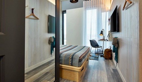 Standard Room, 1 Queen Bed