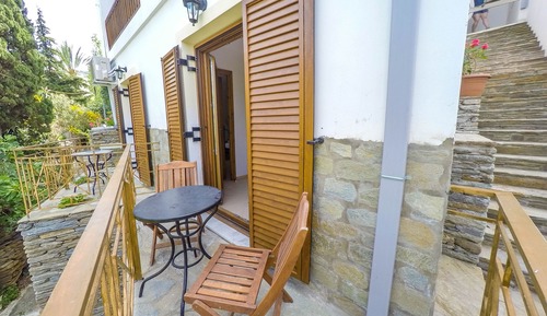 Basic Double Room, Garden View