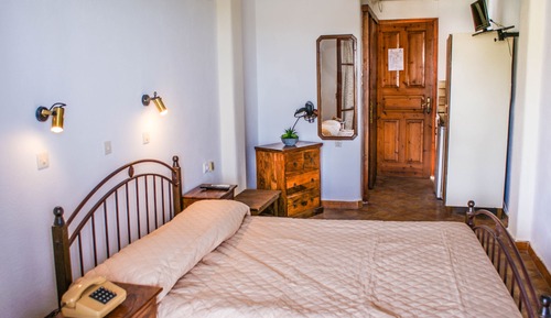 Basic Studio, Sea View