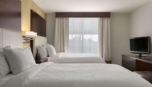 Two room suite two queens