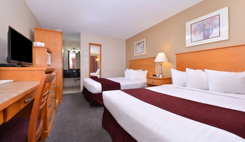 Room, 2 Queen Beds, Non Smoking (Pet Room)
