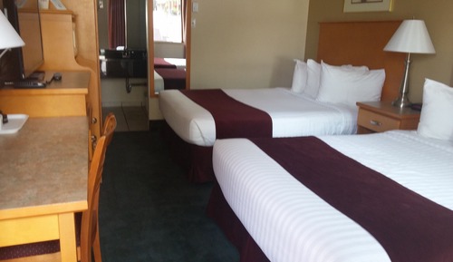 Suite (2 King Beds Deluxe)