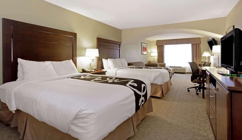 Deluxe Suite, 2 Queen Beds, Non Smoking (Deluxe Executive Suite)