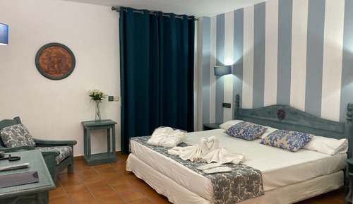 Suite, Bathtub