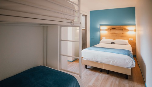 Family Room, Multiple Beds