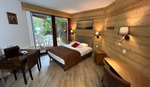 Junior Studio, 1 Large Twin Bed, Kitchenette, Garden Area
