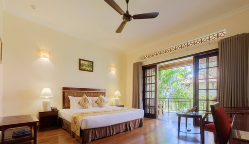 Bungalow, Garden View