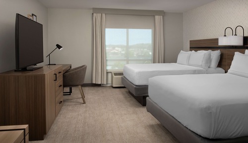 Room, 2 Queen Beds, Accessible, Bathtub