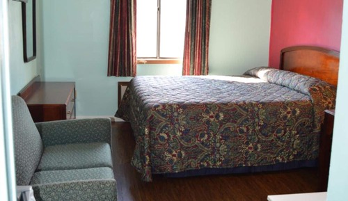 Standard Room, 1 King Bed, Smoking