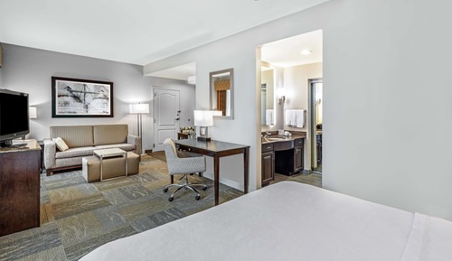 Studio, 1 King Bed, Accessible (Hearing)