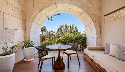 Deluxe Room, 1 King Bed, Balcony, Garden View