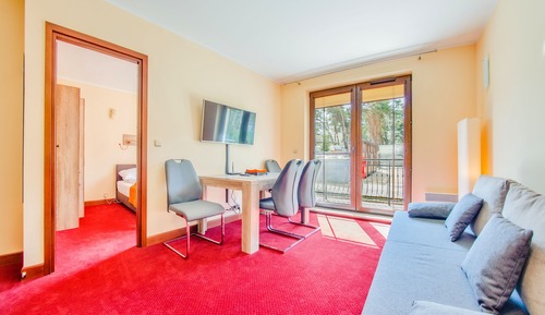 Apartment (D 8)