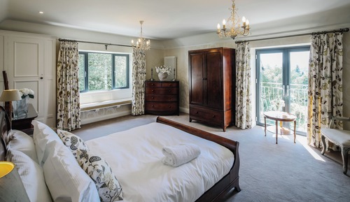 Premier House, Ensuite, Lake View
