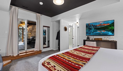Boxelder King Junior Suite (Adults Only)