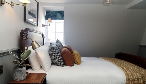 Classic Room, 1 King Bed