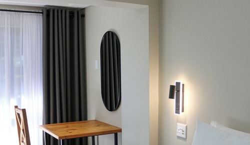 Luxury Room, 1 Queen Bed, Pool View