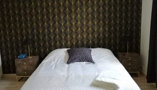 City Room, 1 Queen Bed