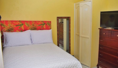 Traditional Apartment, Mixed Dorm, Non Smoking