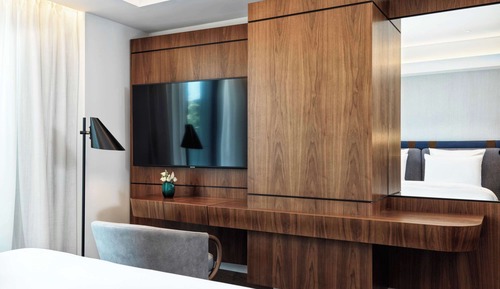 Deluxe Room, 1 King Bed, Balcony