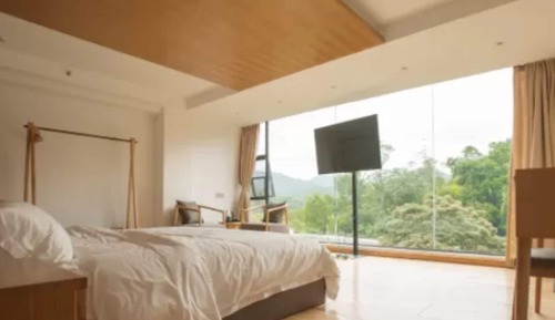 Ancient Cloud Panoramic Big Bed Room