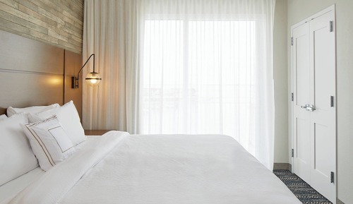 Suite, 1 Bedroom, Non Smoking (Mobility Accessible, Roll-in Shower)