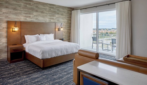 Studio, 1 King Bed with Sofa bed, Non Smoking, Bay View (Balcony)