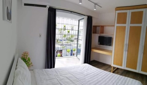 Standard Studio, Balcony