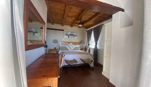 Apartment (Unit 1 (Cobra Lily))