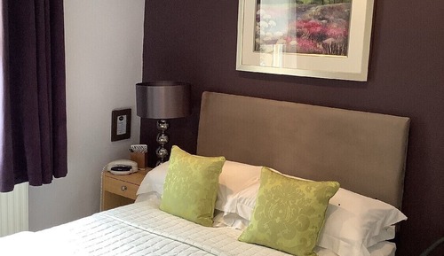 Classic Double Room, Ensuite, Garden View