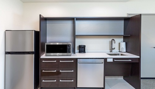Suite, 1 King Bed, Accessible, Bathtub