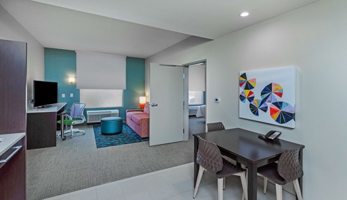 Suite, 1 King Bed, Accessible (Mobility & Hearing, Roll-in Shower)