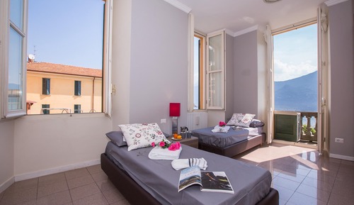 Family Apartment, 3 Bedrooms, Lakeside (Casa Daniele)