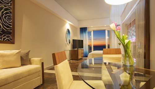 Altitude Junior Suite Ocean Front Double