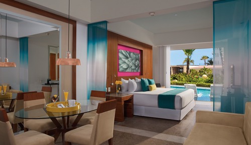 Junior Suite Swimout Garden View King