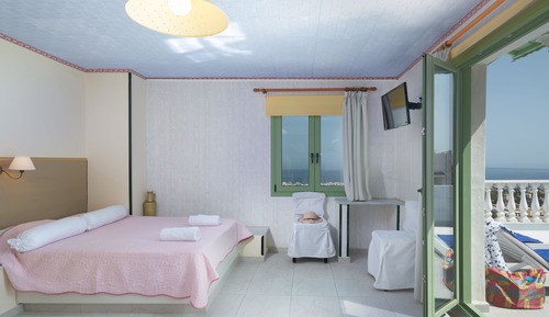 Studio, 1 Bedroom, Smoking, Balcony