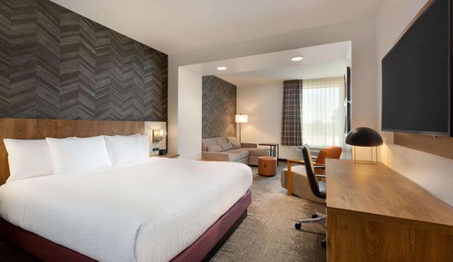 Executive Suite, 1 King Bed, Non Smoking