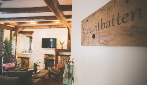 Superior Double or Twin Room, Ensuite, Harbor View (Mountbatten)