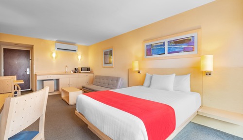 Suite, 1 Queen Bed with Sofa bed
