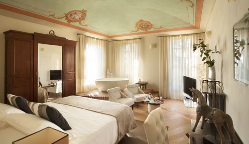 Suite, View