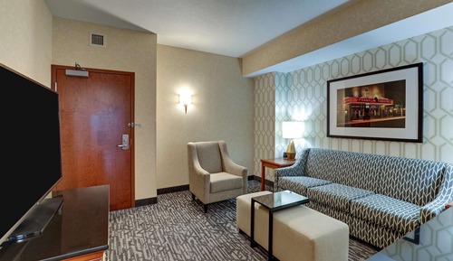 Suite, 1 King Bed with Sofa bed, Refrigerator & Microwave (Jetted Tub, Upper Floor)