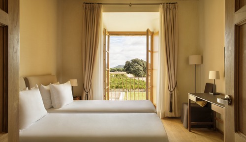 Suite, 2 Bedrooms (Master)