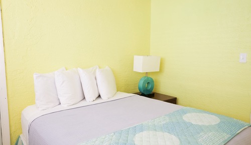 Basic Single Room, 1 Queen Bed, Accessible