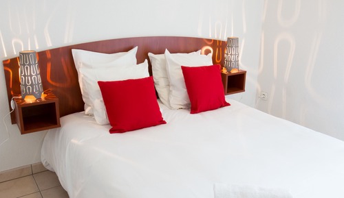 APARTMENT (DOUBLE BED, SINGLE BEDS AND SOFA BED)