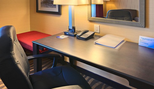 Suite, 2 Queen Beds (Living Area)