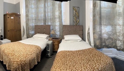 Superior Twin Room, Ensuite